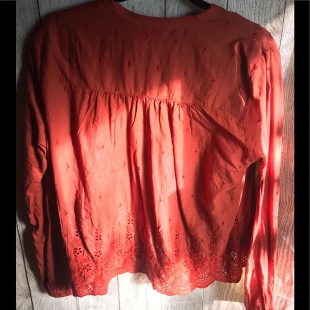 House of Harlow 1960 Abilene Blouse in Brick, L - Picture 5 of 5